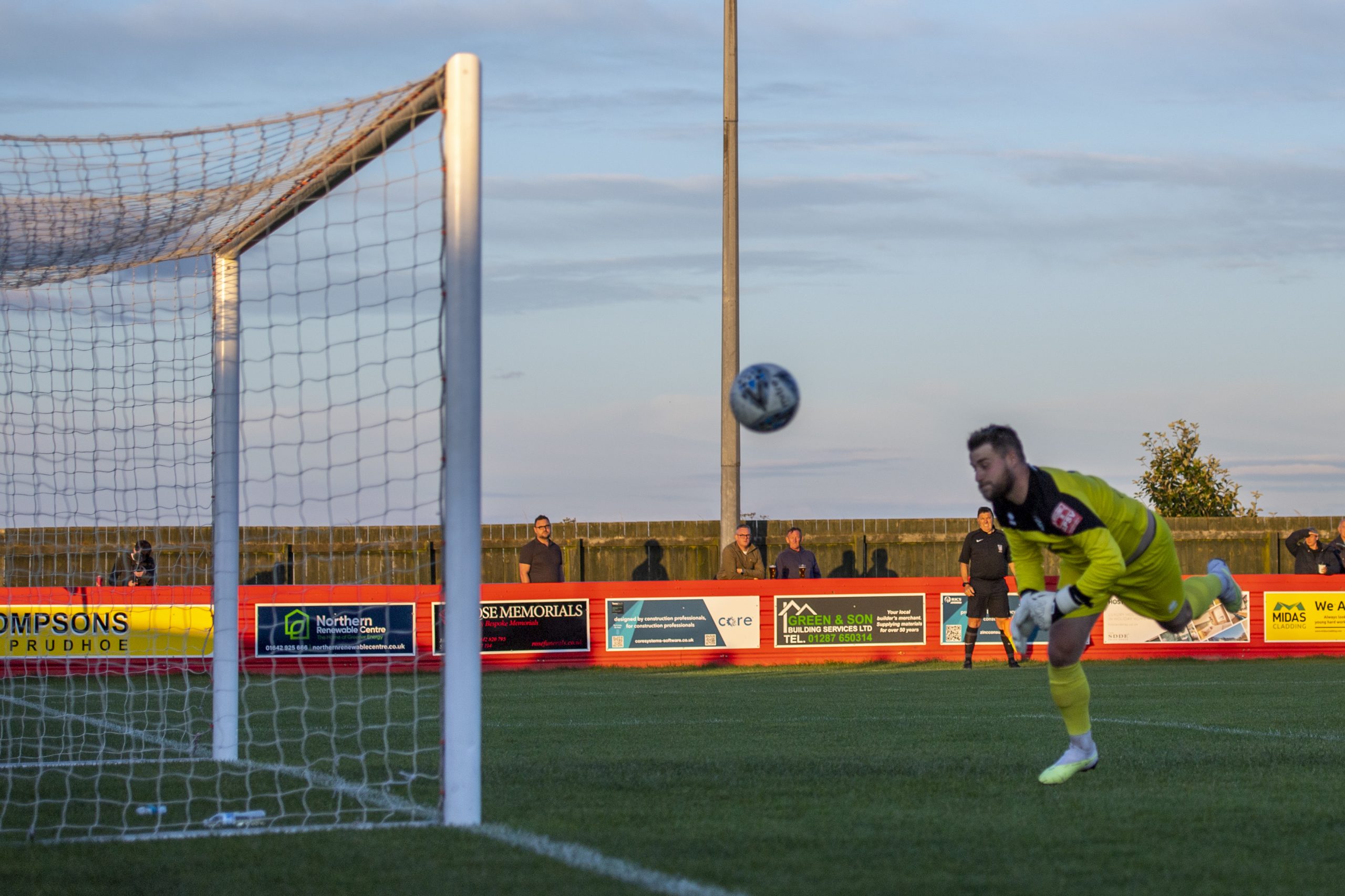 Redcar Athletic v Whitby Town-63
