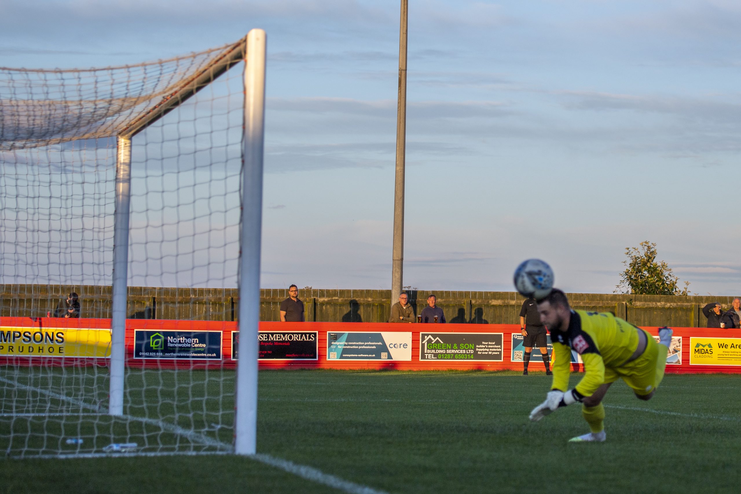 Redcar Athletic v Whitby Town-64