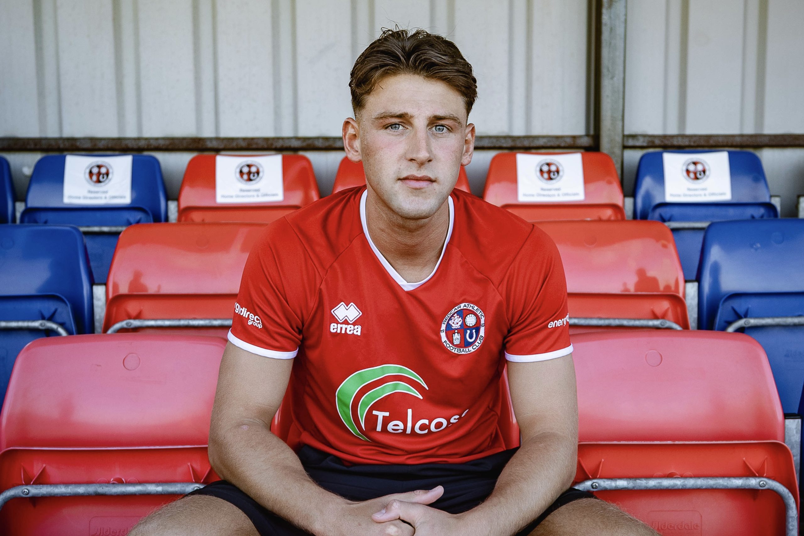Read more about the article John Howard signs for the Steelmen