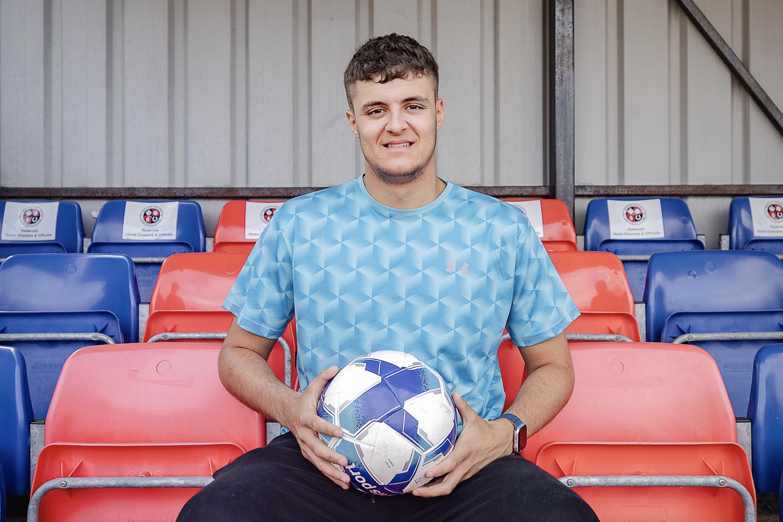 Read more about the article Josh Mazfari pens permanent deal with Redcar Athletic